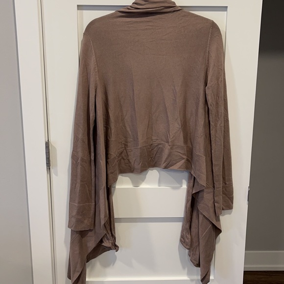 BCBG MAXAZRIA cardigan - Picture 4 of 5